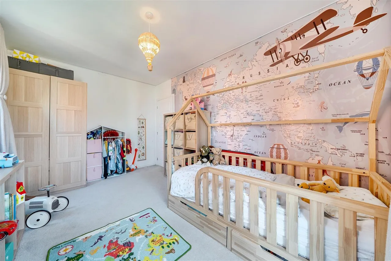 Zachary Close, Coulsdon, CR5, photo 9