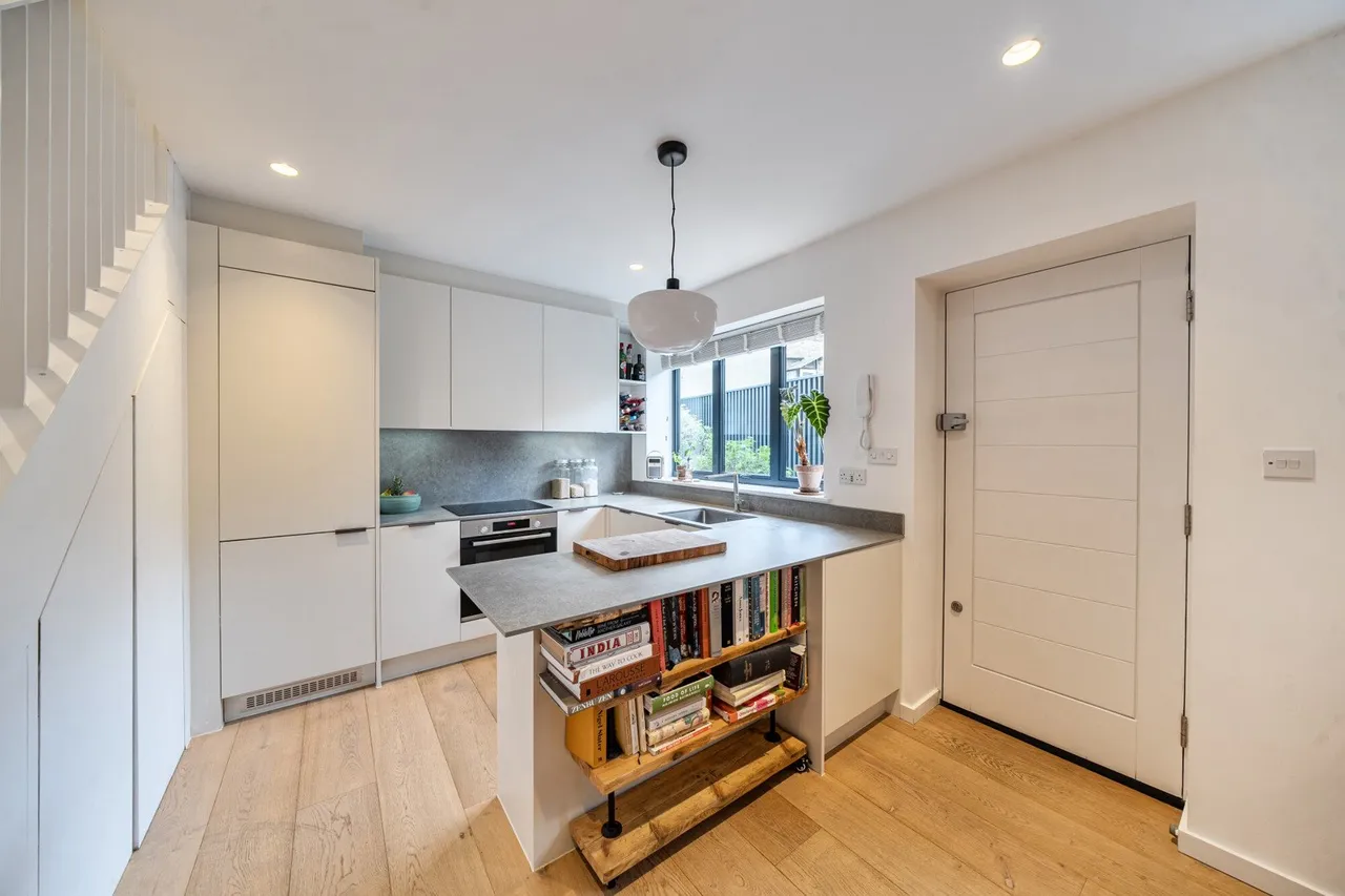 Lamington Mews, SE6, photo 12