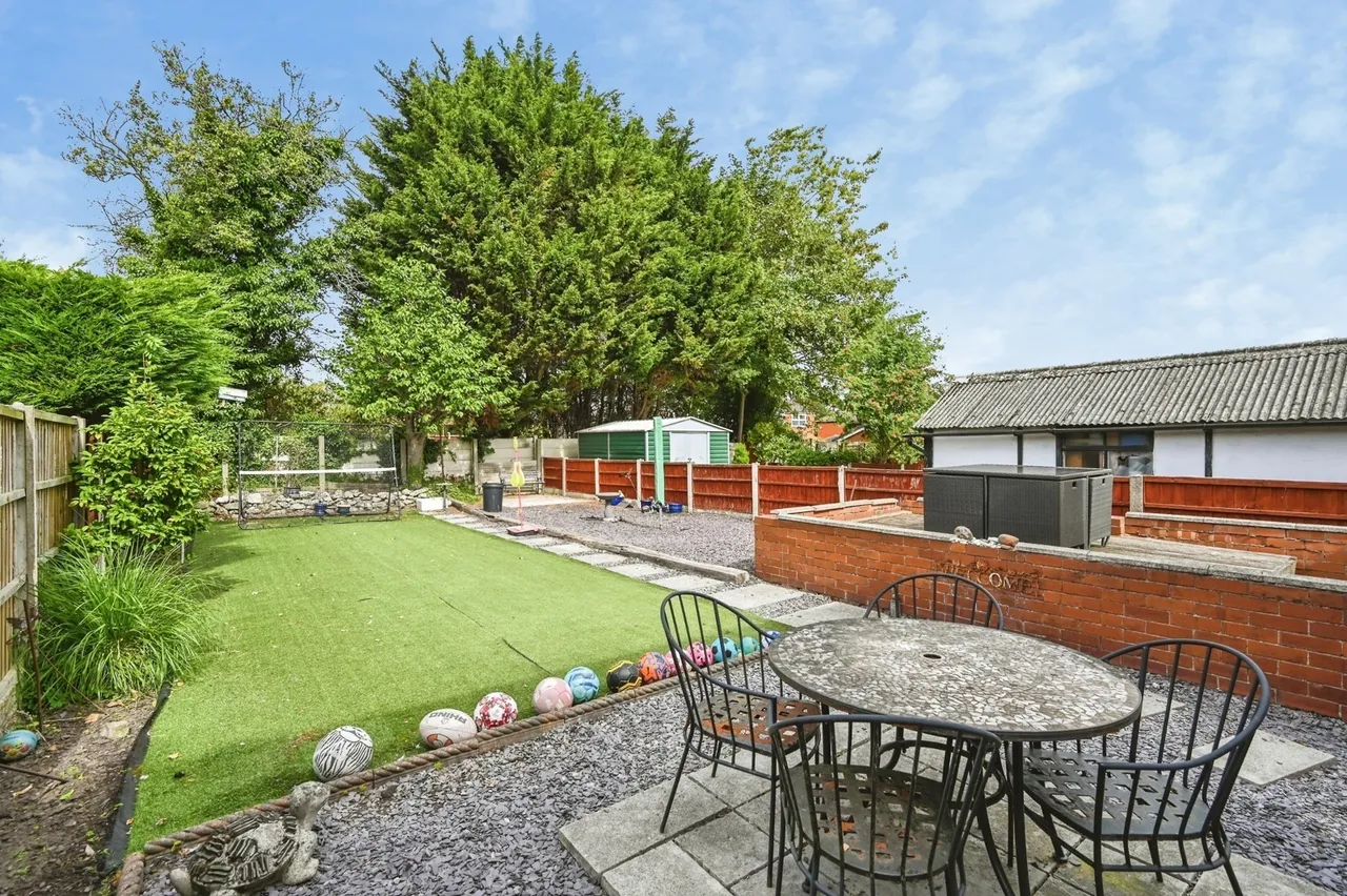 St. Marys Road, Penketh, Warrington, Cheshire, WA5, photo 18