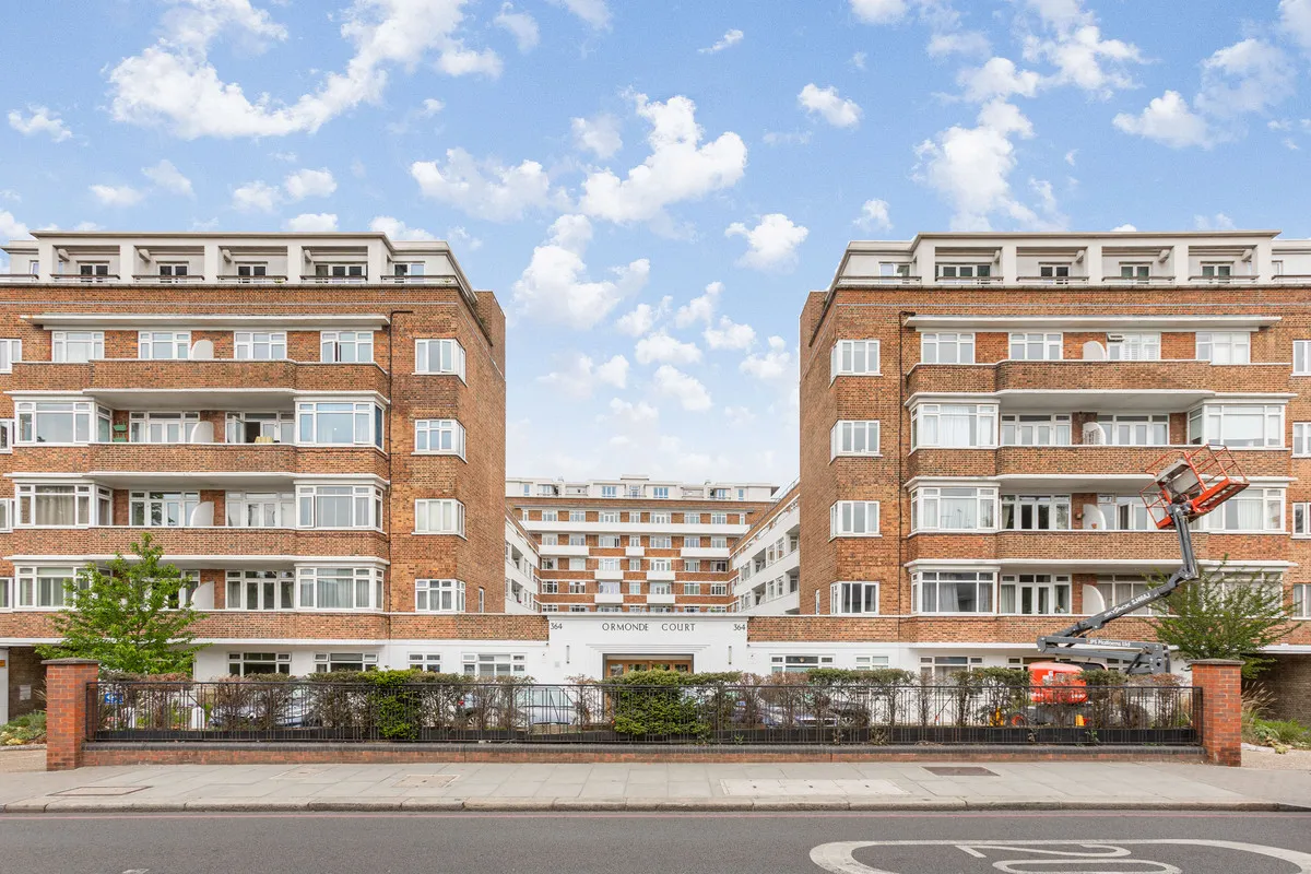 Upper Richmond Road, London, SW15, photo 12