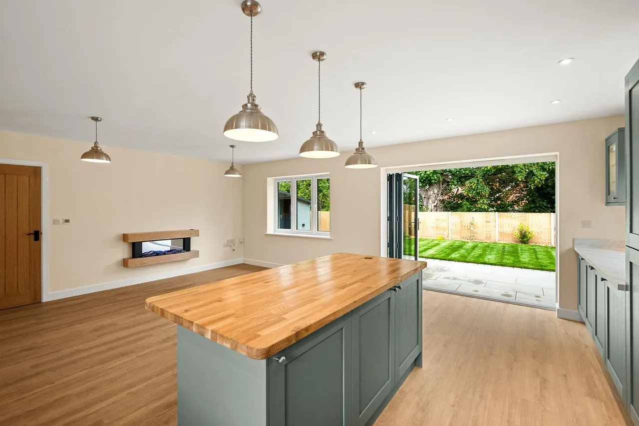 Pinder Gate, Kirton Holme, PE20, photo 9