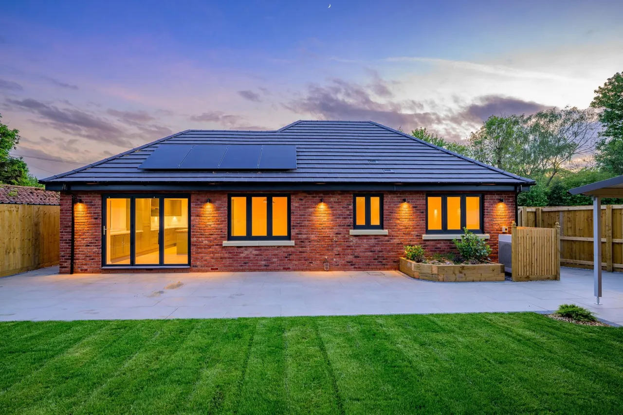 Pinder Gate, Kirton Holme, PE20, photo 33