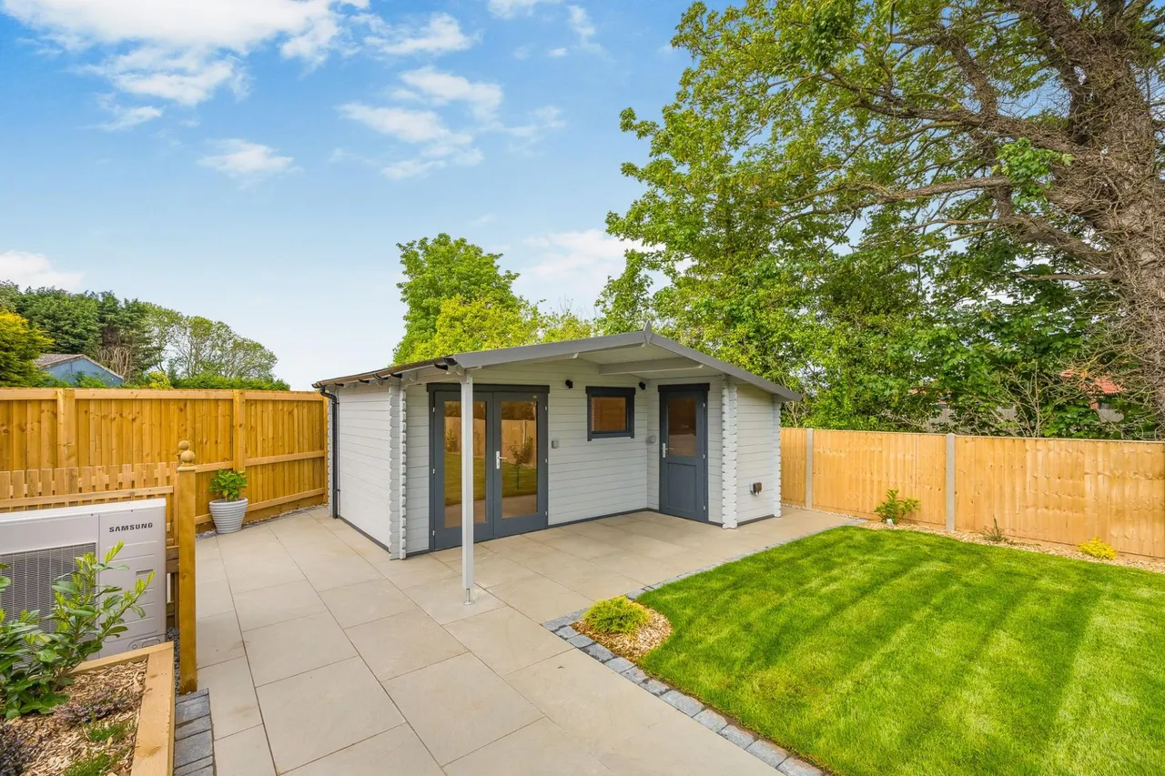 Pinder Gate, Kirton Holme, PE20, photo 27