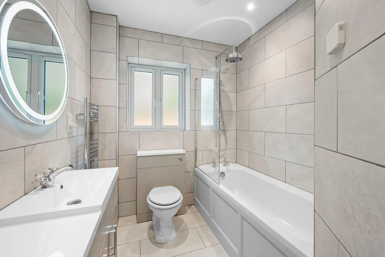 Pinder Gate, Kirton Holme, PE20, photo 3