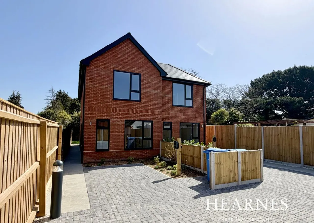 2 bed house for sale, Brixey Road, BH12