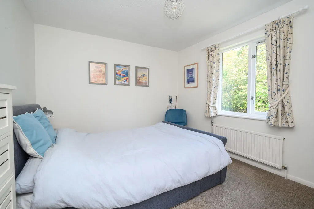 West End Lane, Esher KT10 8NE, photo 6