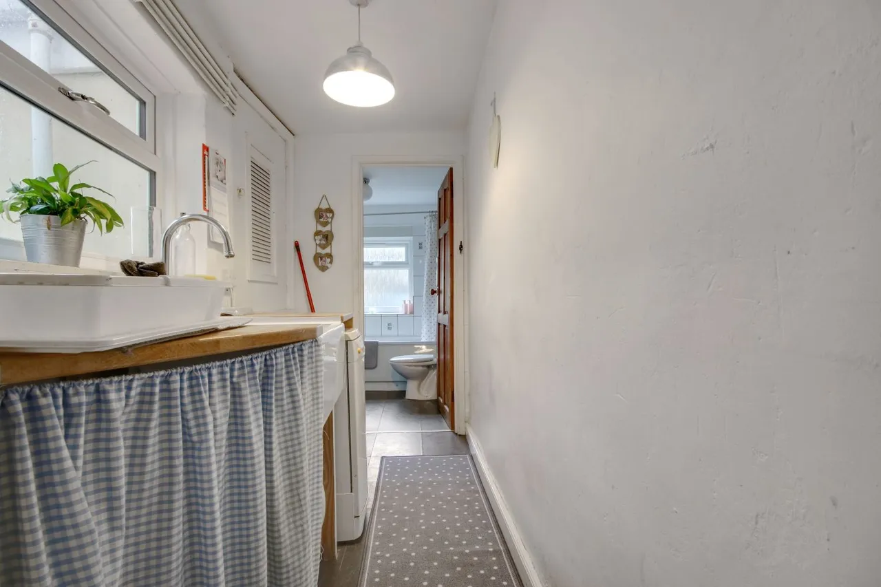 Grosvenor Street, Barnstaple, EX32, photo 13