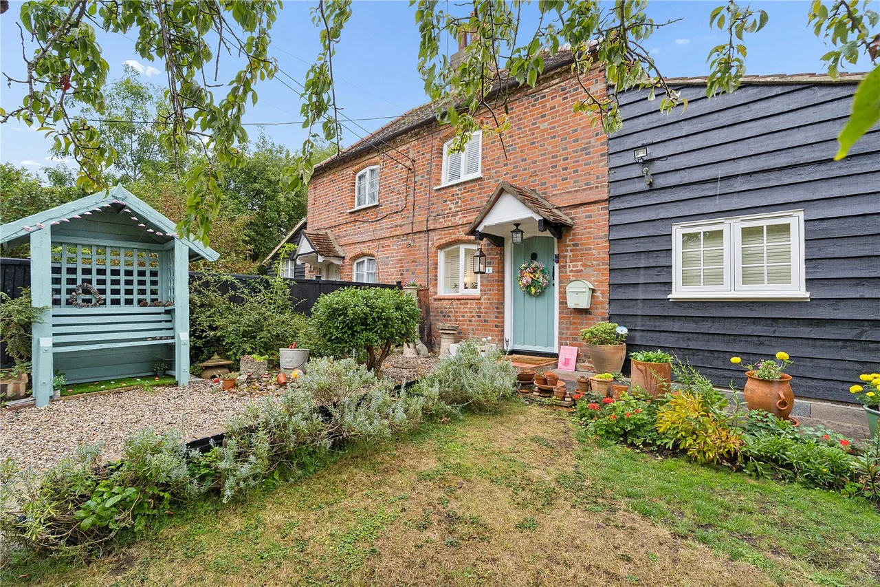 Noak Hill Road, Noak Hill, RM3, photo 12