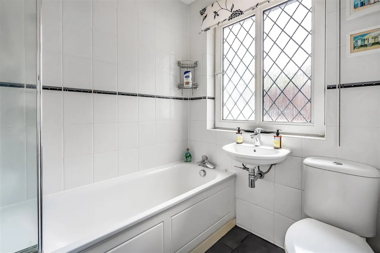 The Street, Fetcham, KT22, photo 10