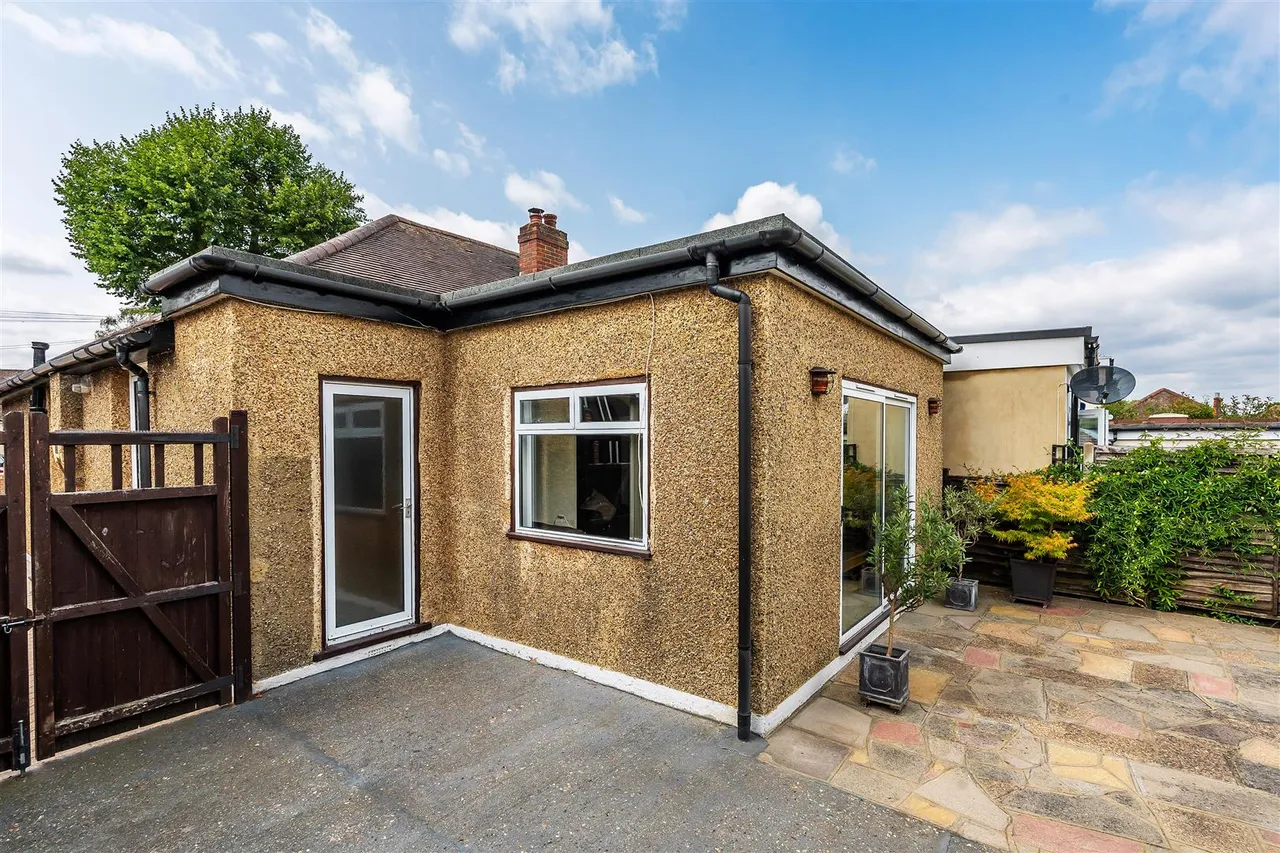 The Street, Fetcham, KT22, photo 14