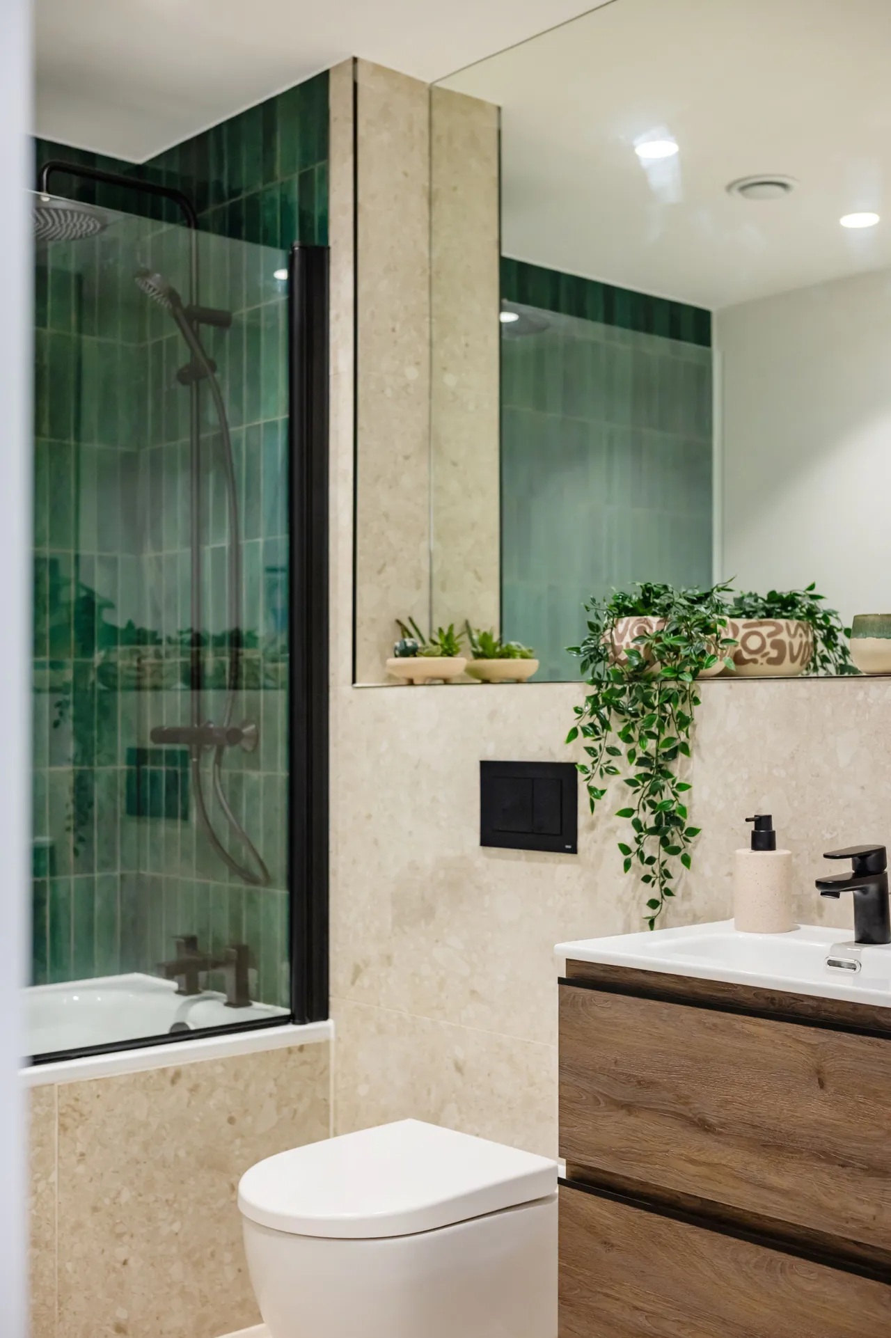 Showflat 2 (2 bed), Madeleine Court, Acton, photo 9