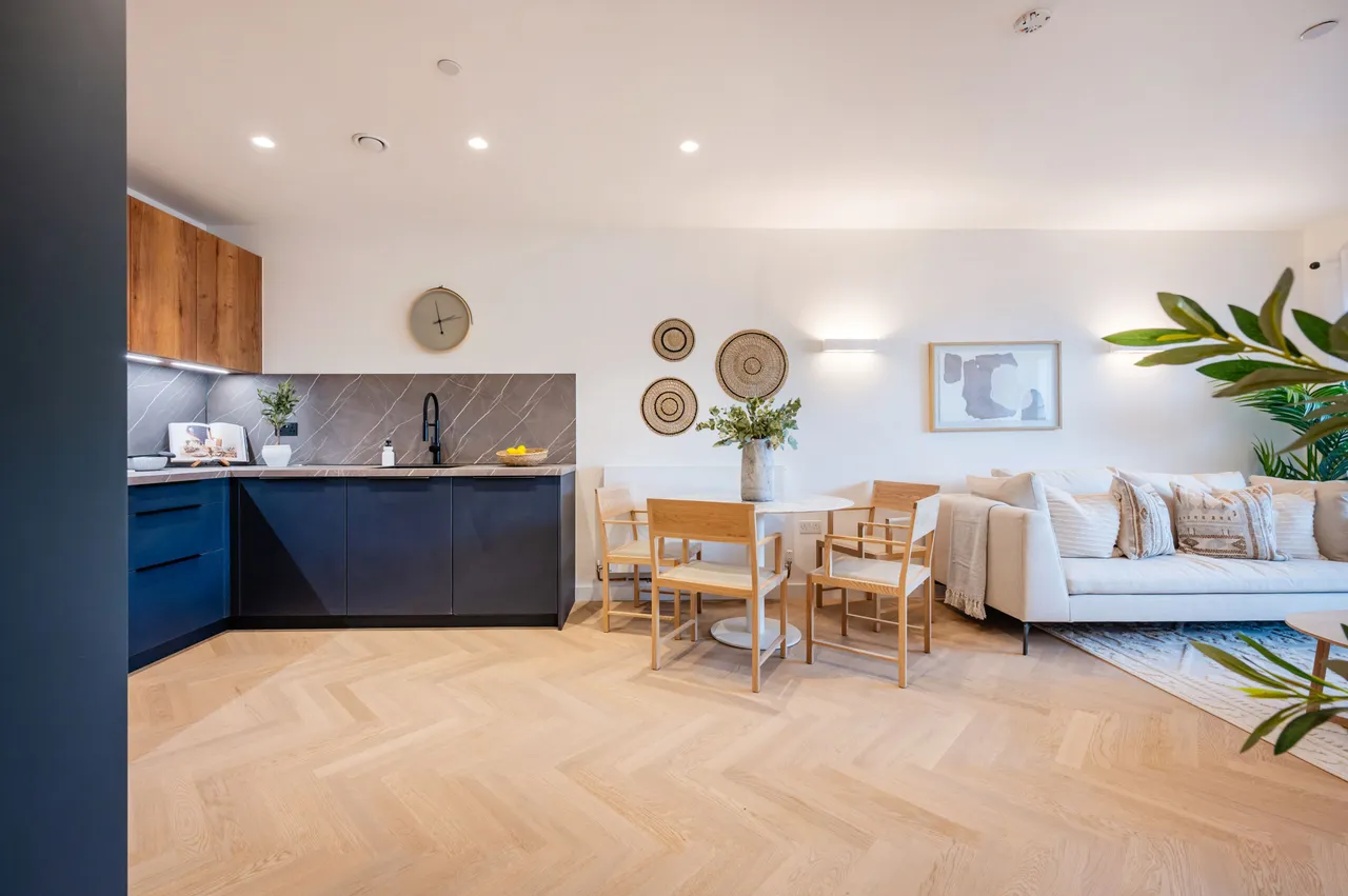 Showflat 2 (2 bed), Madeleine Court, Acton, photo 8