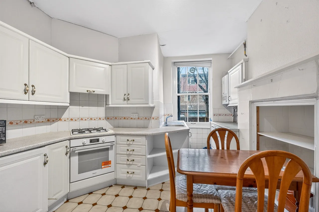 Sutton Court, London, W4, photo 7