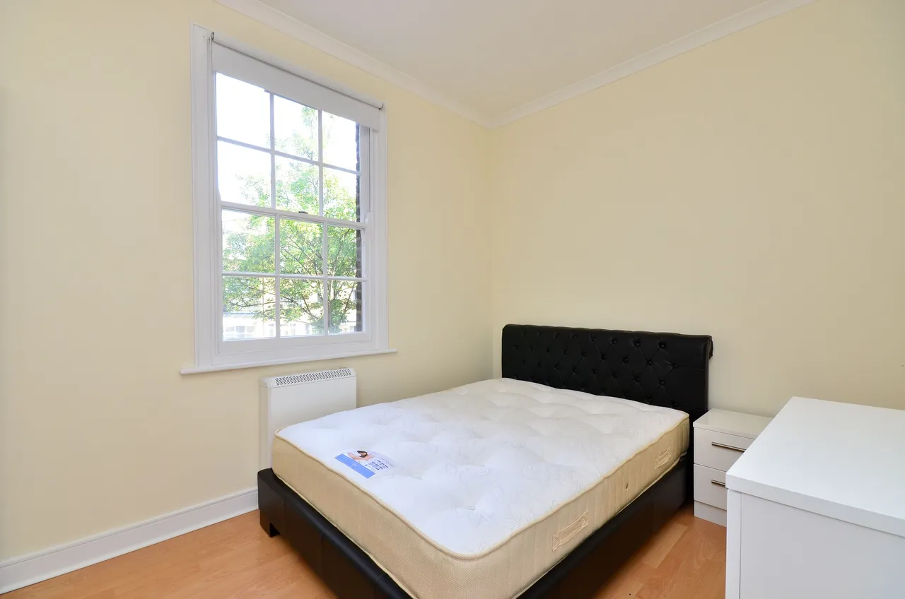 Flat 4, 64-66 Pembroke Road, London, photo 5