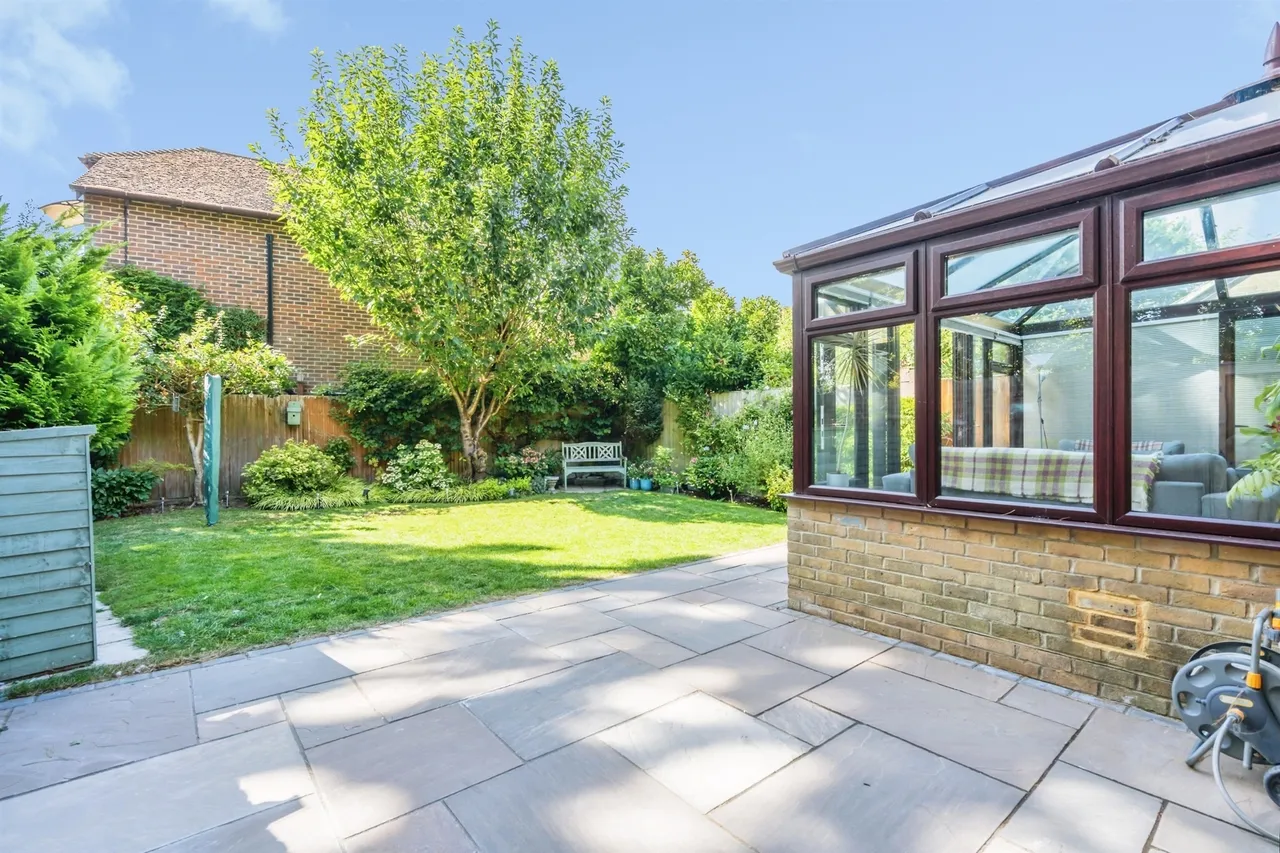 The Pines, Yapton, photo 3