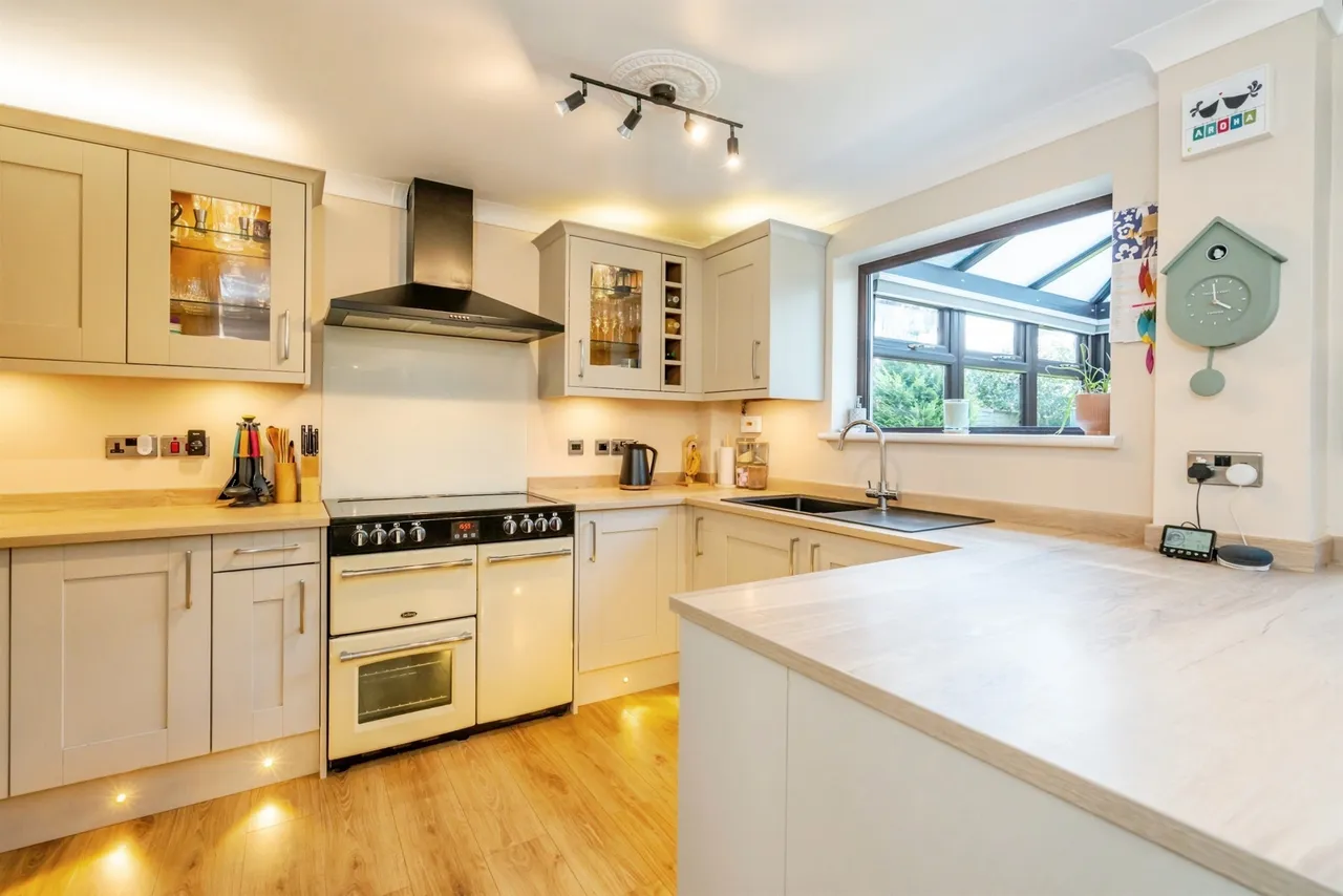 The Pines, Yapton, photo 9