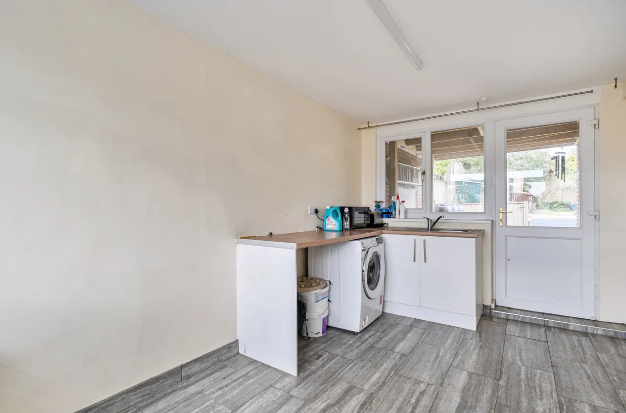Anders Road, South Wonston, SO21, photo 14