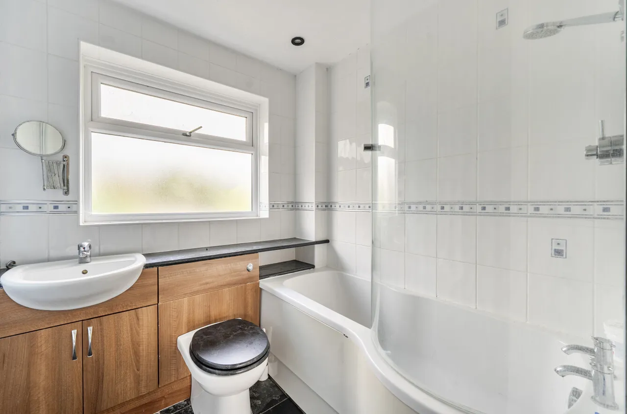 Anders Road, South Wonston, SO21, photo 12