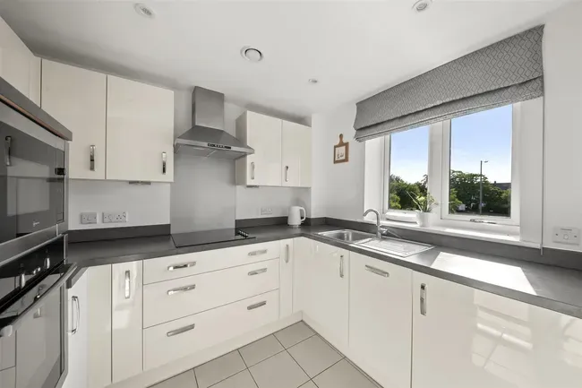 1 bed flat to rent — Landmark Place, Denham