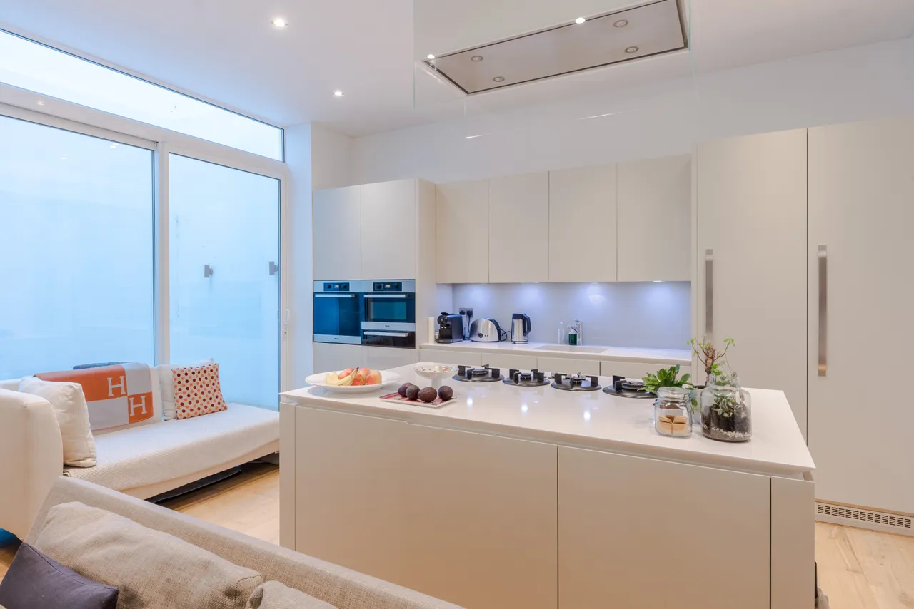 Gloucester Mews West, London, W2, photo 8