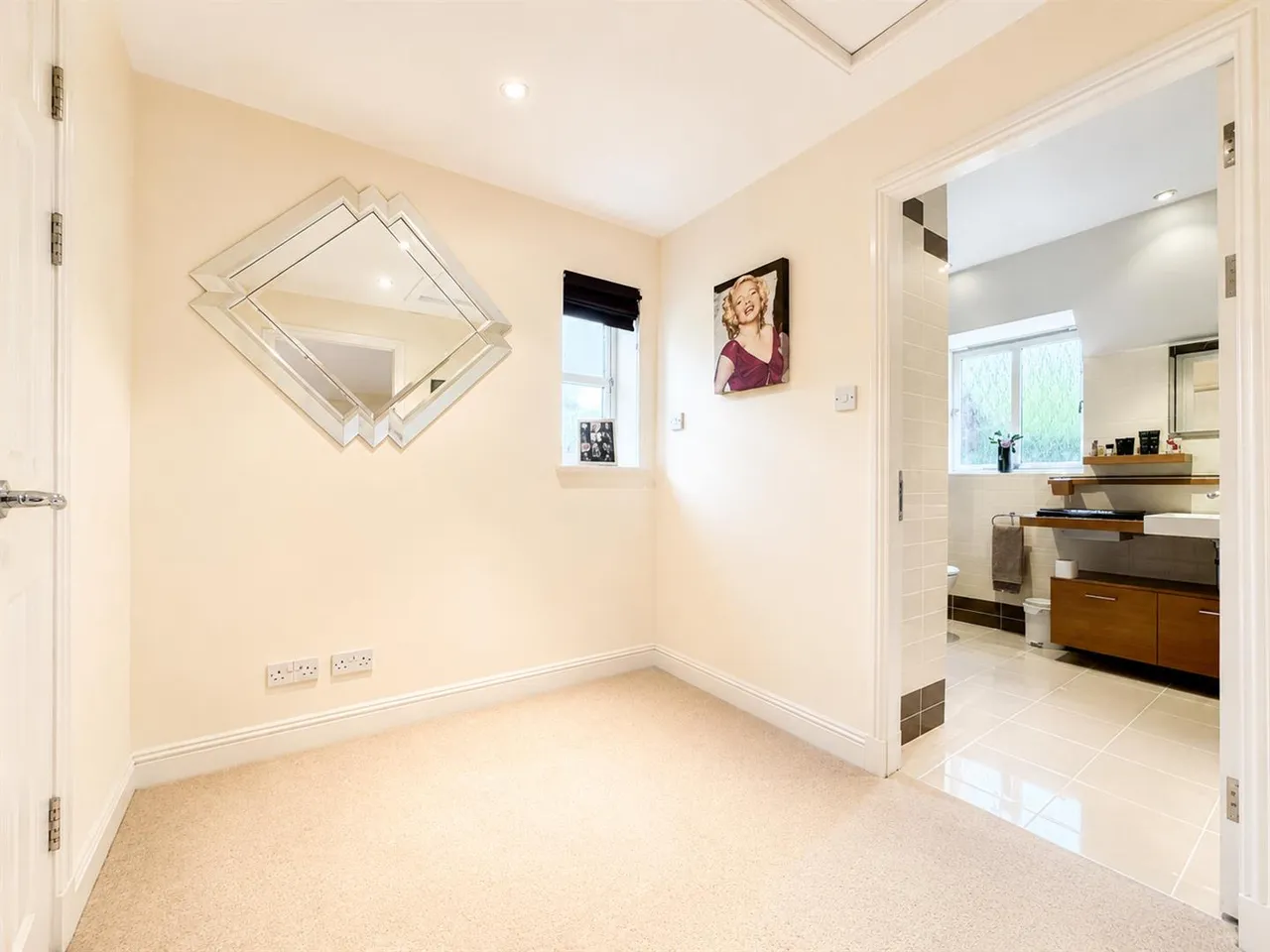Imperial Way, Bothwell, Glasgow, Lanarkshire, G71 8NZ, photo 15