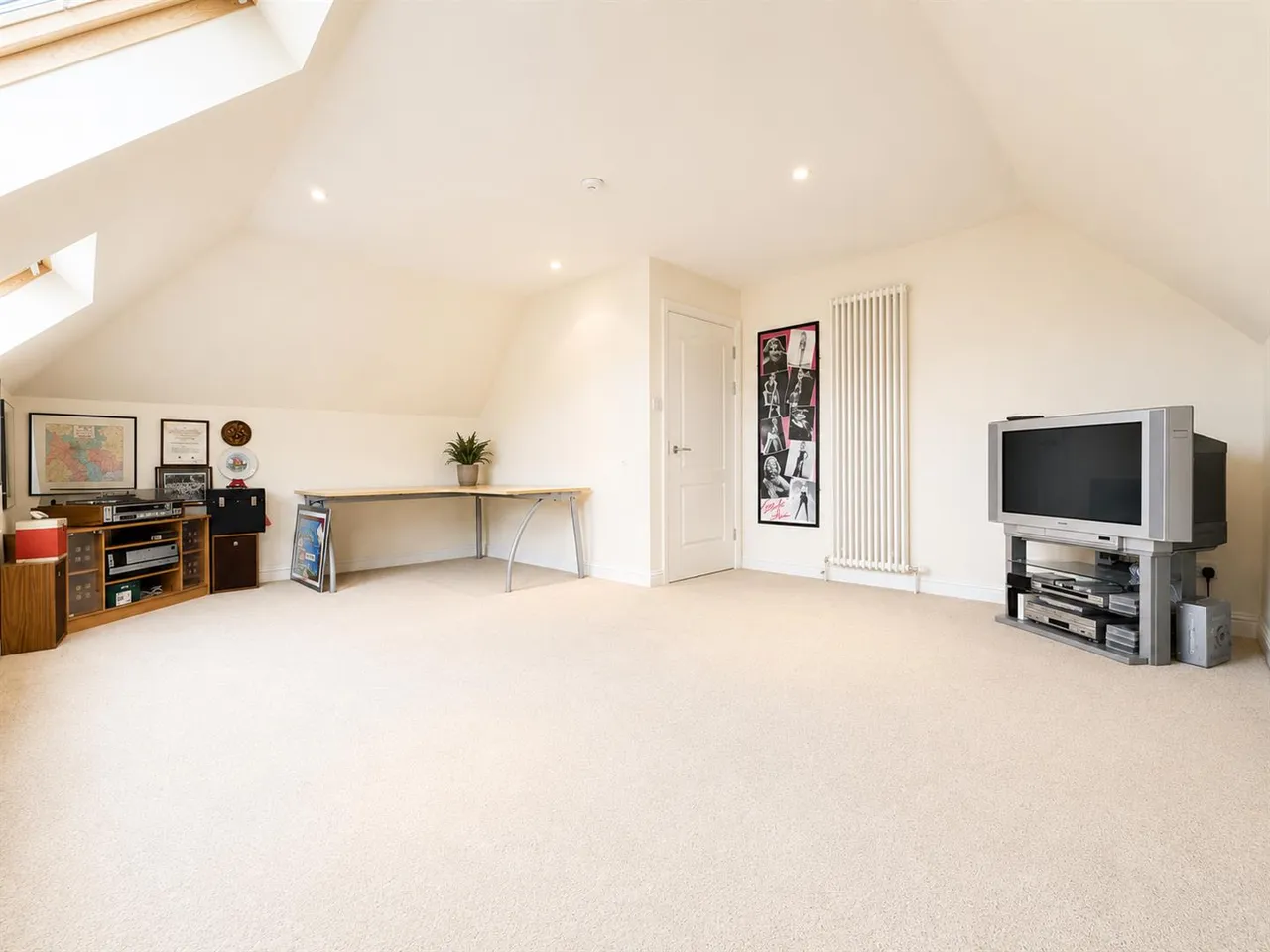 Imperial Way, Bothwell, Glasgow, Lanarkshire, G71 8NZ, photo 20