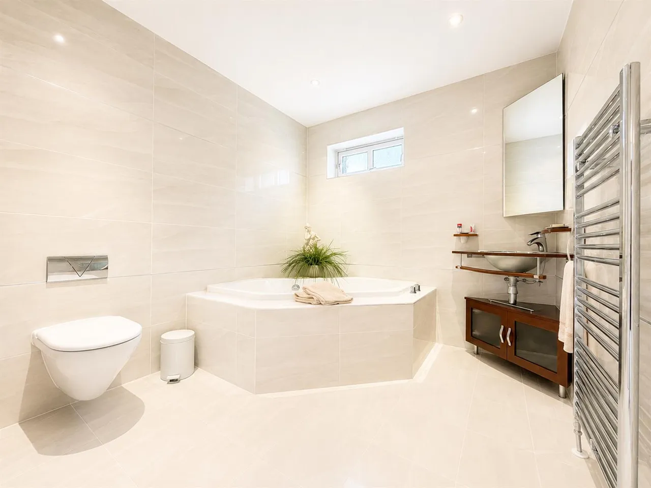 Imperial Way, Bothwell, Glasgow, Lanarkshire, G71 8NZ, photo 23