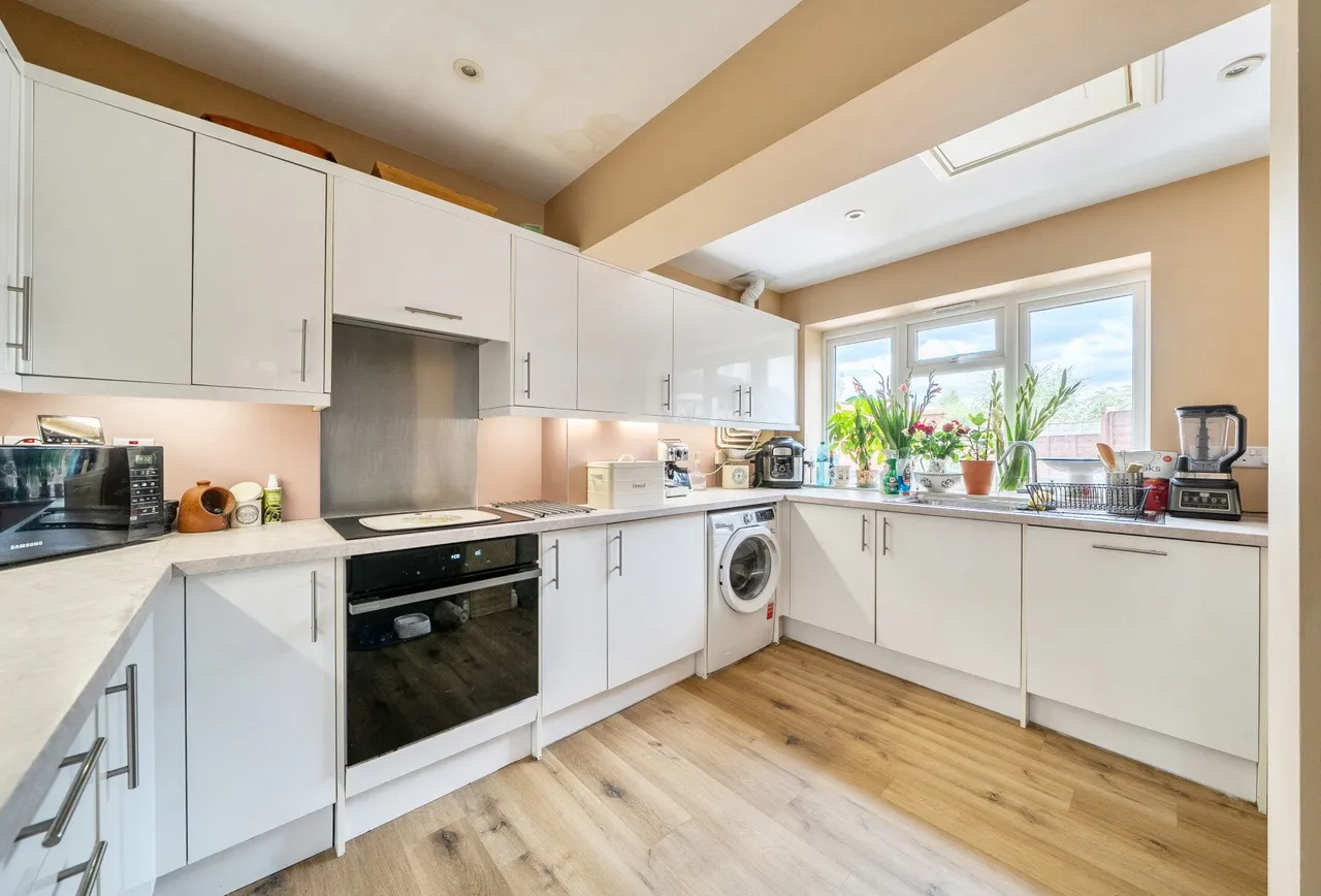 Ermin Park, Gloucestershire, Brockworth, GL3 4DD, photo 4