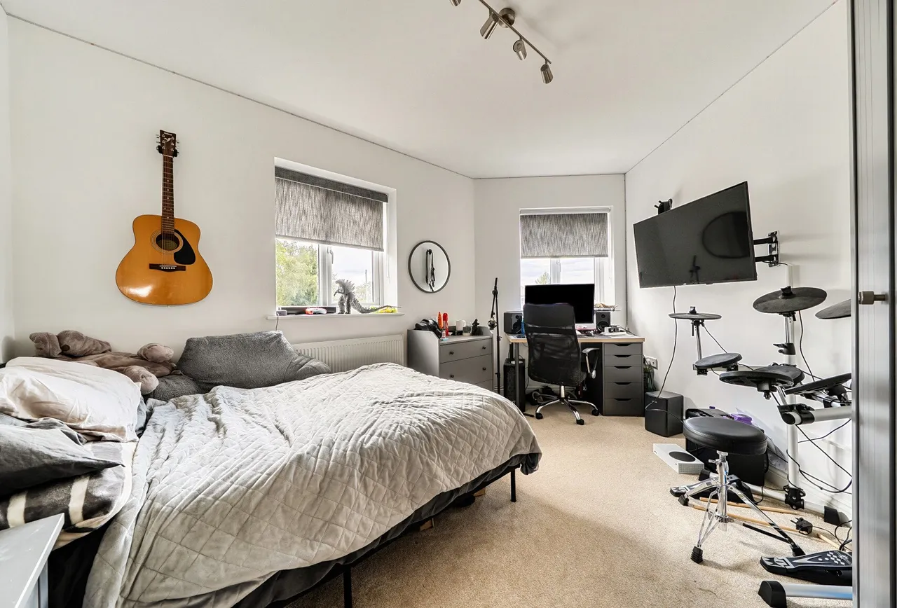 Ermin Park, Gloucestershire, Brockworth, GL3 4DD, photo 6