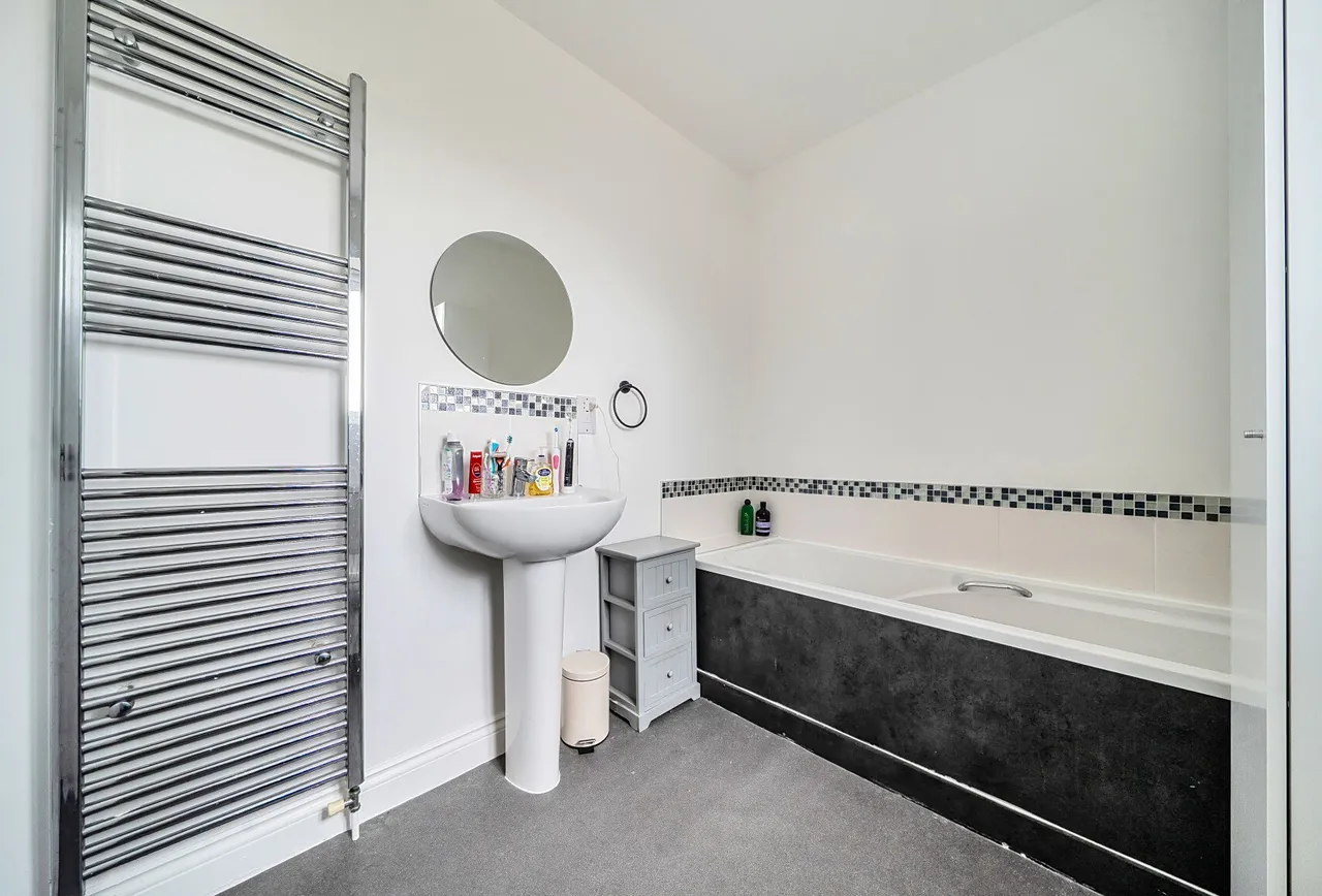 Ermin Park, Gloucestershire, Brockworth, GL3 4DD, photo 13