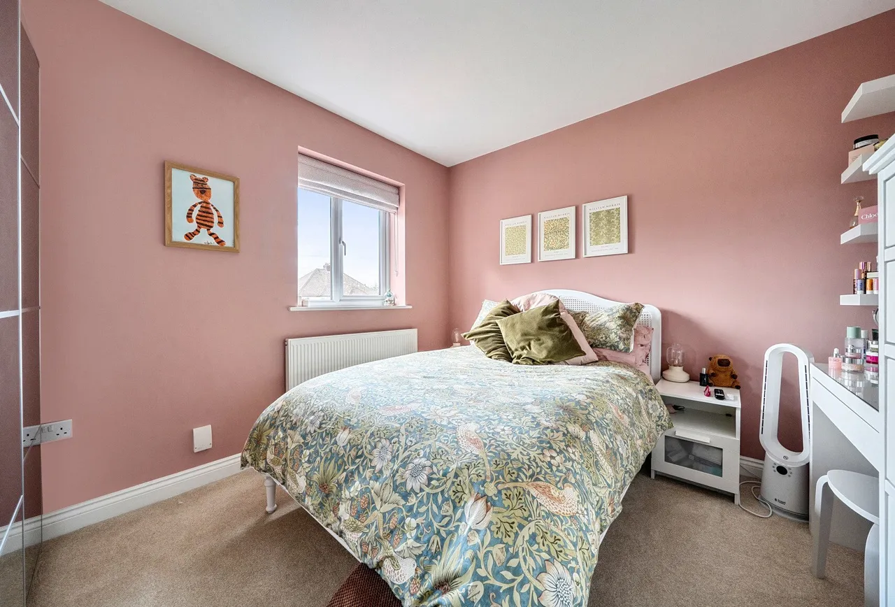 Ermin Park, Gloucestershire, Brockworth, GL3 4DD, photo 5