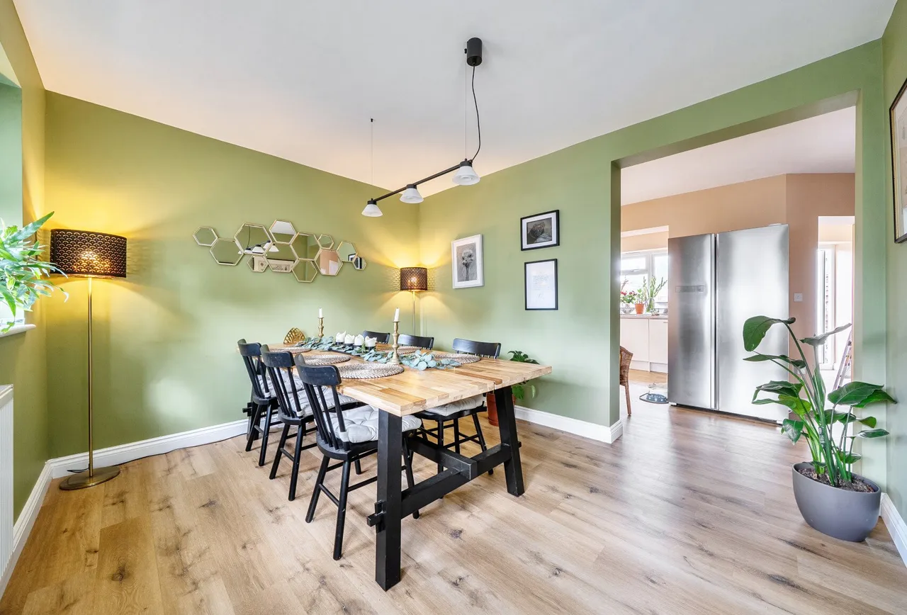 Ermin Park, Gloucestershire, Brockworth, GL3 4DD, photo 3