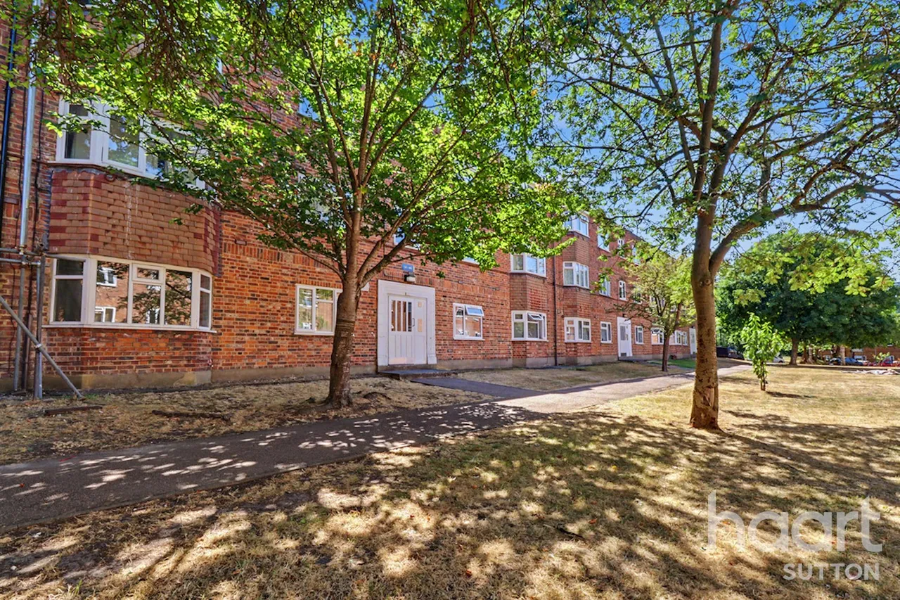 2 bed flat for sale, Brighton Road, Sutton, SM2