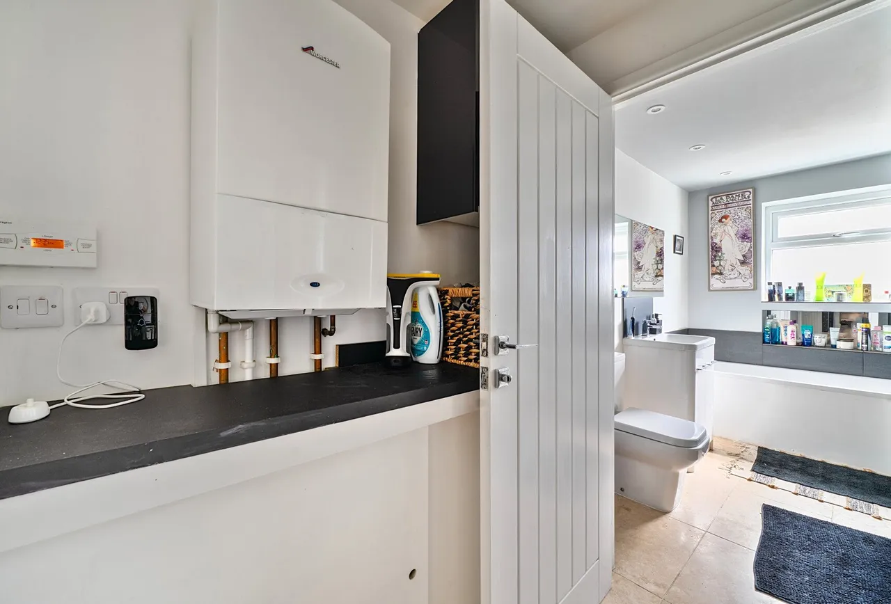 Swan Road, Gloucester, GL1 3BJ, photo 11