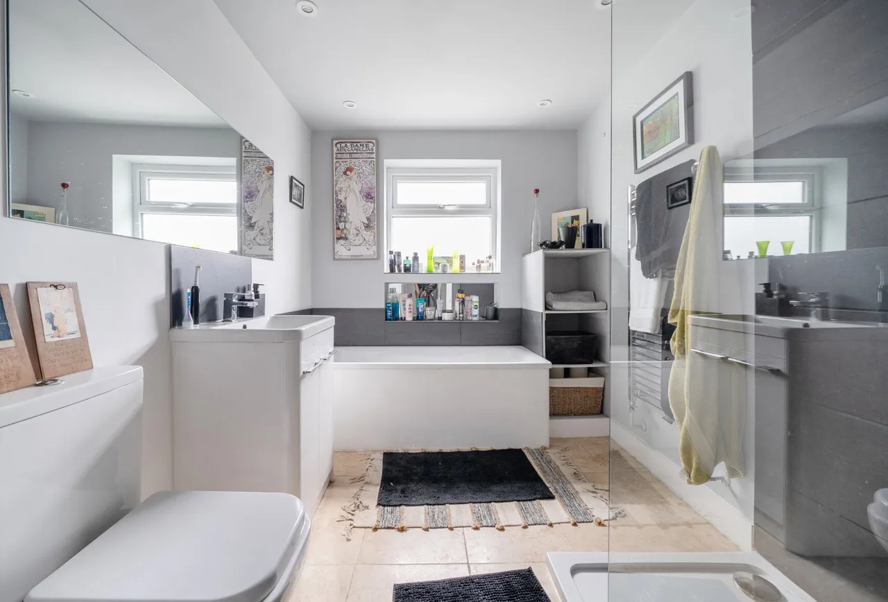 Swan Road, Gloucester, GL1 3BJ, photo 3