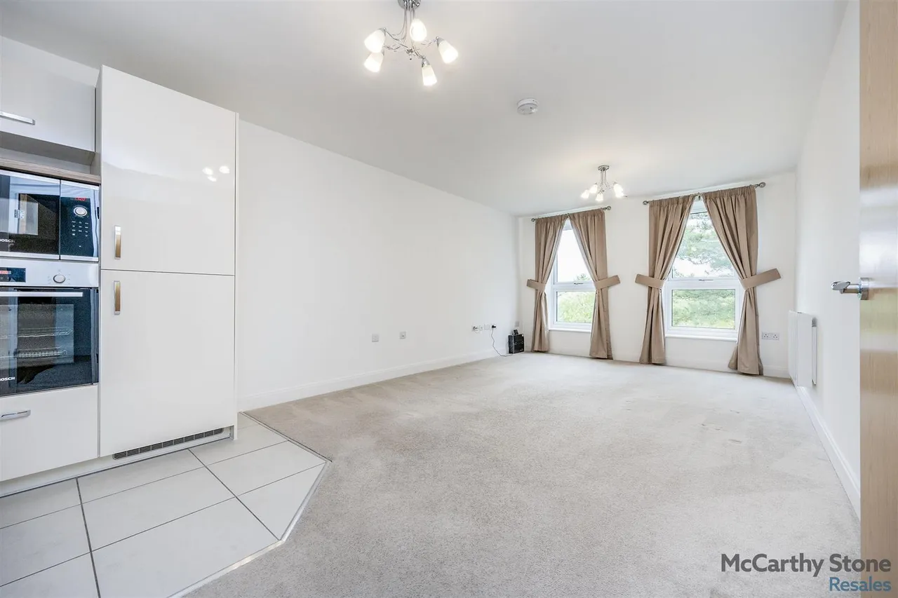 1 bed flat for sale, Hindhead Knoll, Walnut Tree, MK7