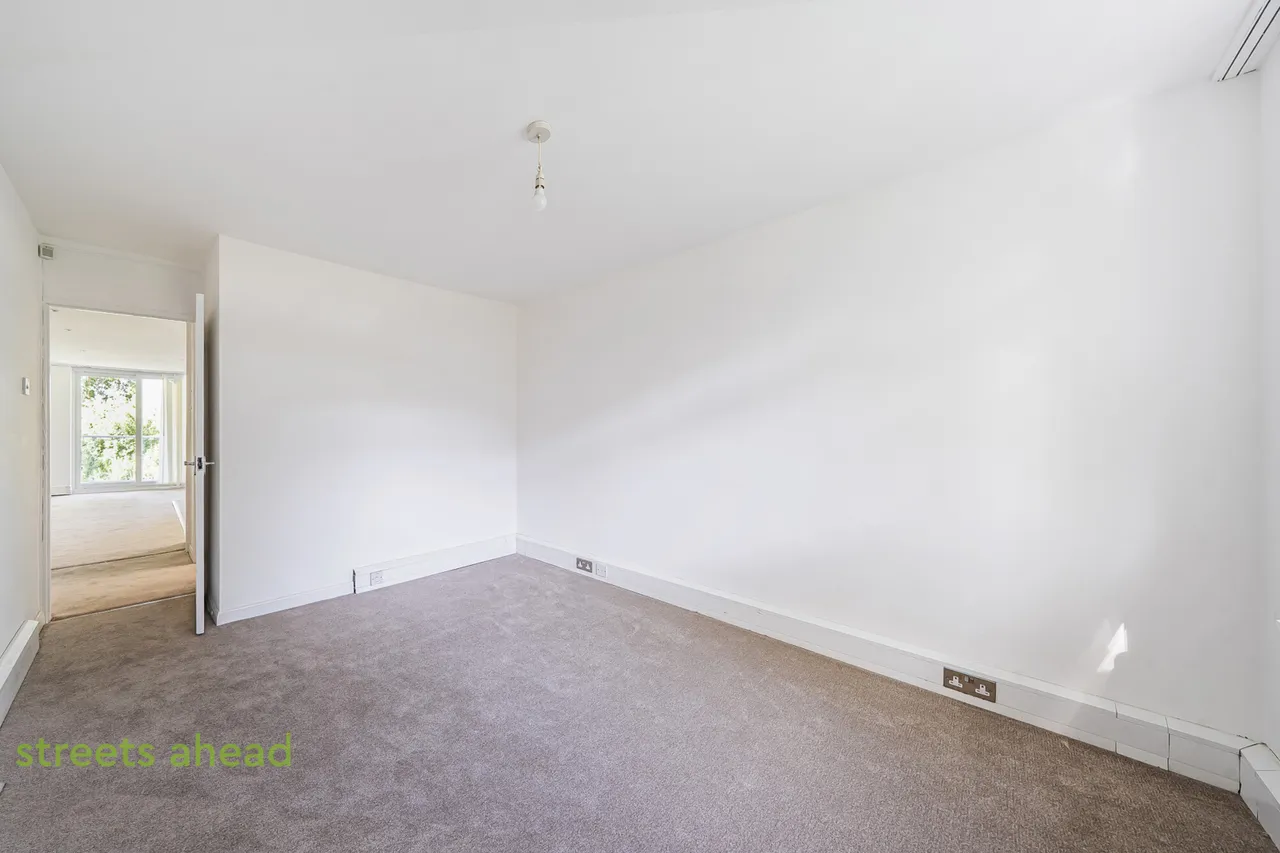 Averil Grove, London, SW16, photo 14