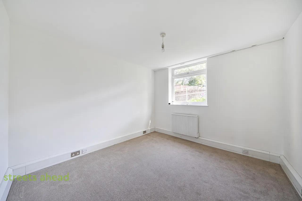 Averil Grove, London, SW16, photo 4