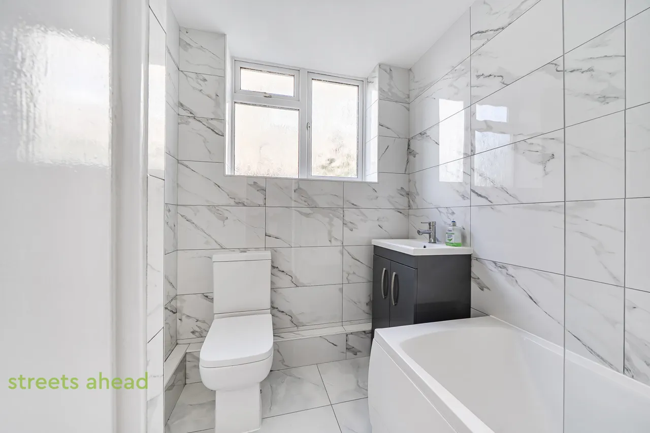 Averil Grove, London, SW16, photo 6