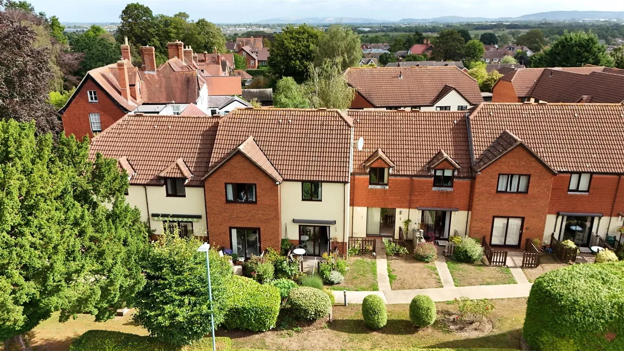 2 bed retirement property for sale, Church Road, Churchdown, GL3