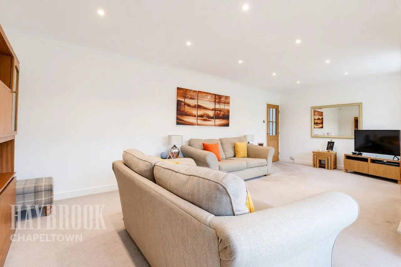 Wentworth Close, Thorpe Hesley, photo 13