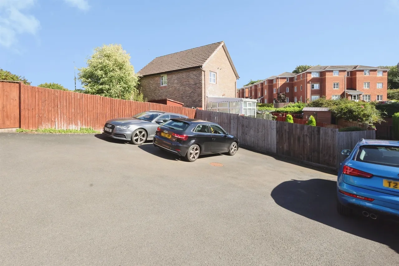 Delingpole Walk, Cradley Heath, photo 6