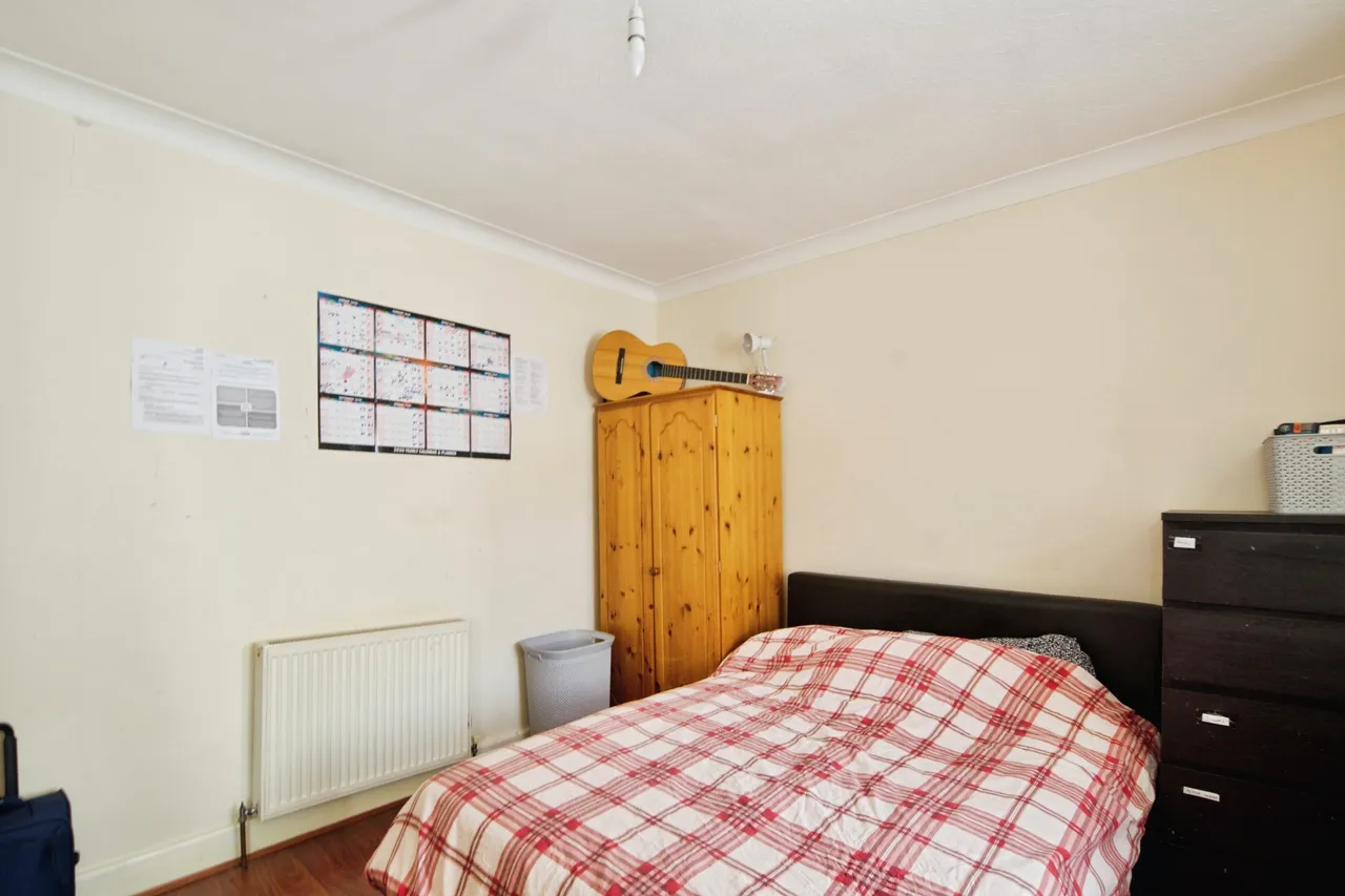 Dover Road, London, N9, photo 15