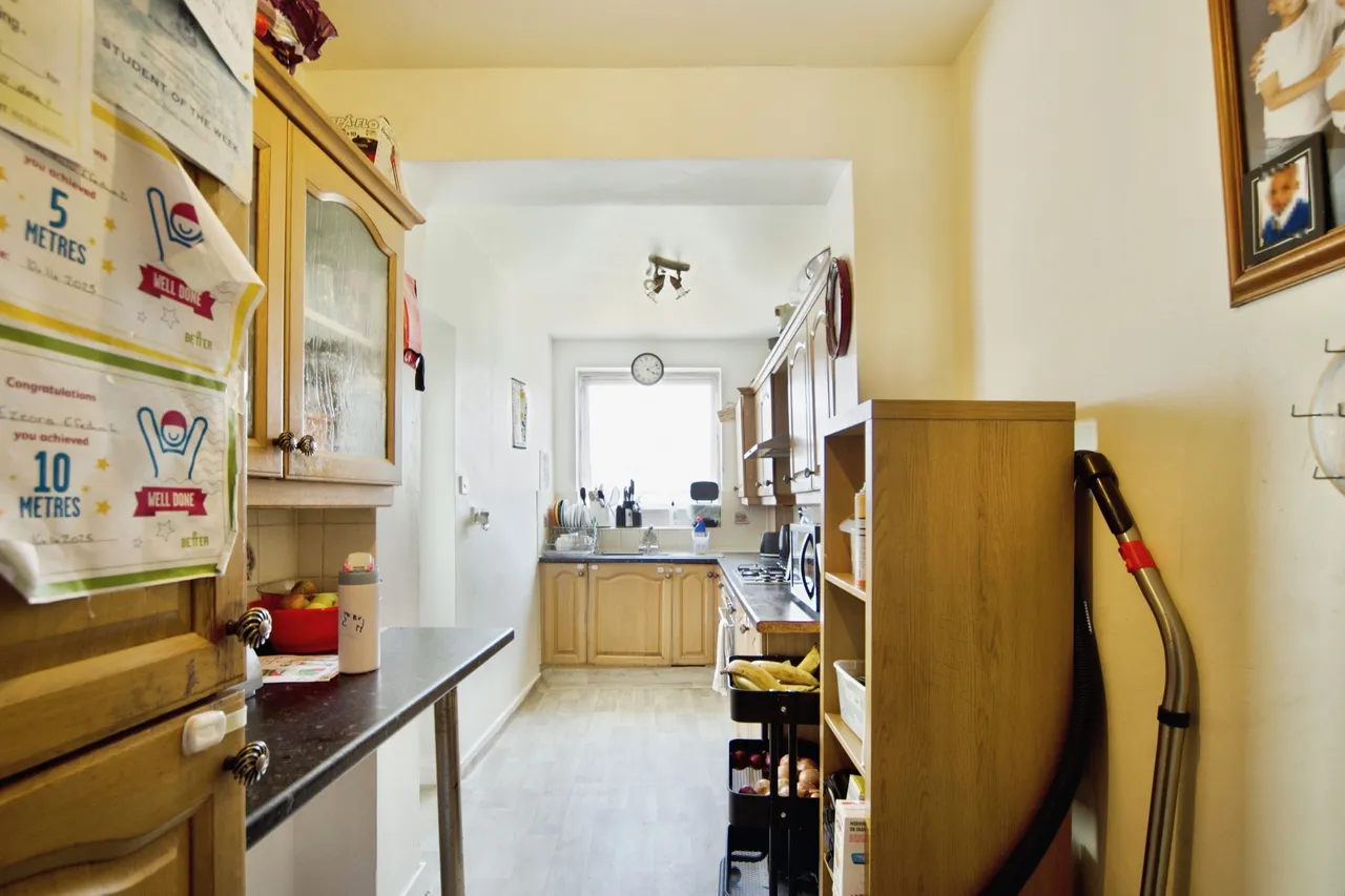 Dover Road, London, N9, photo 4