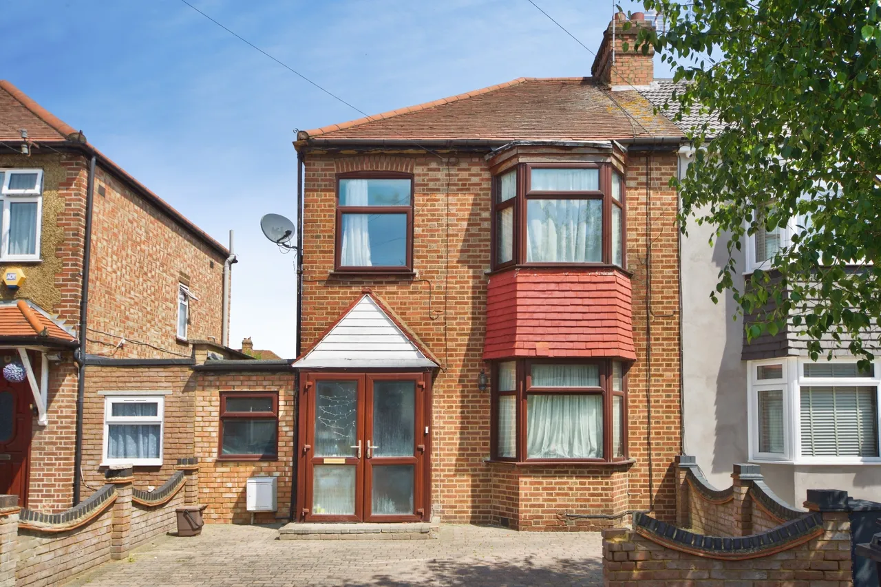 4 bed house for sale, Dover Road, London, N9