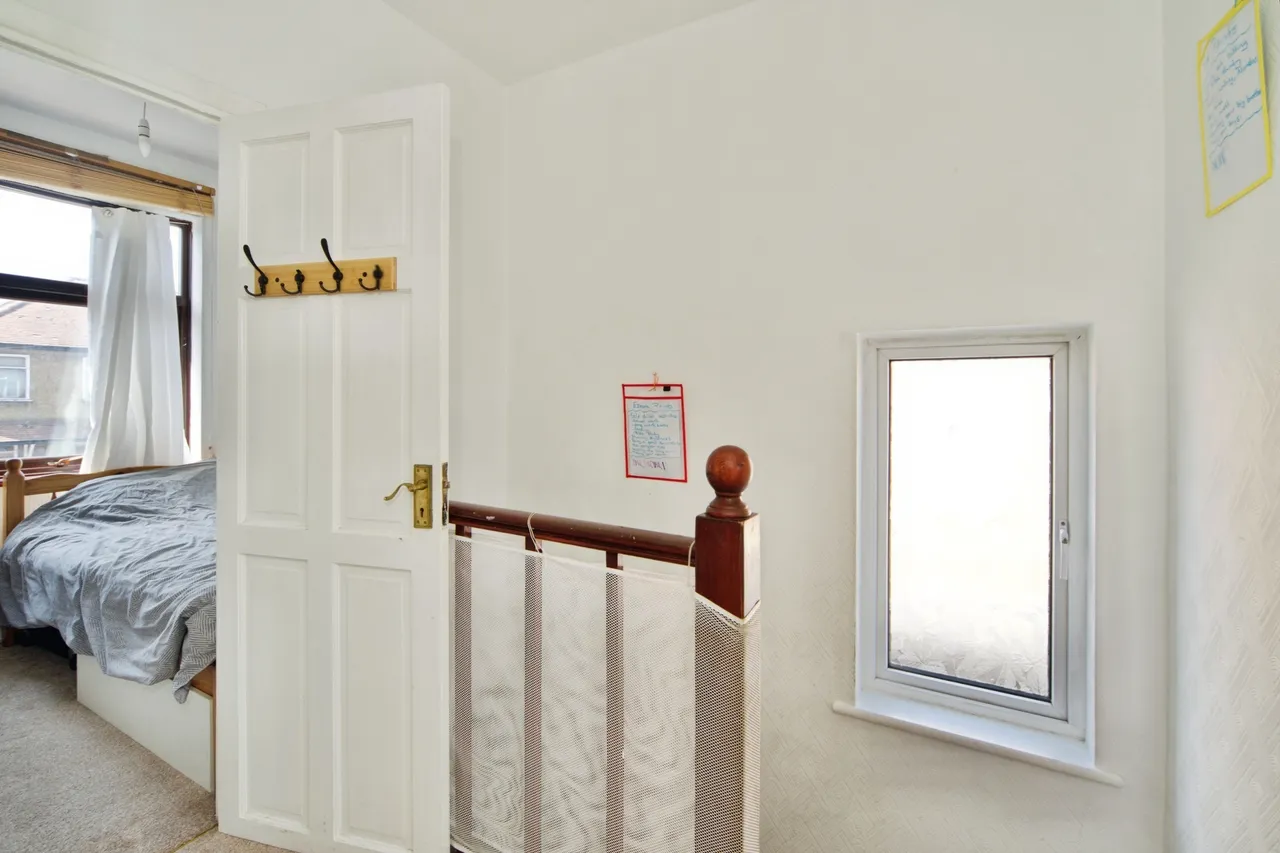 Dover Road, London, N9, photo 10