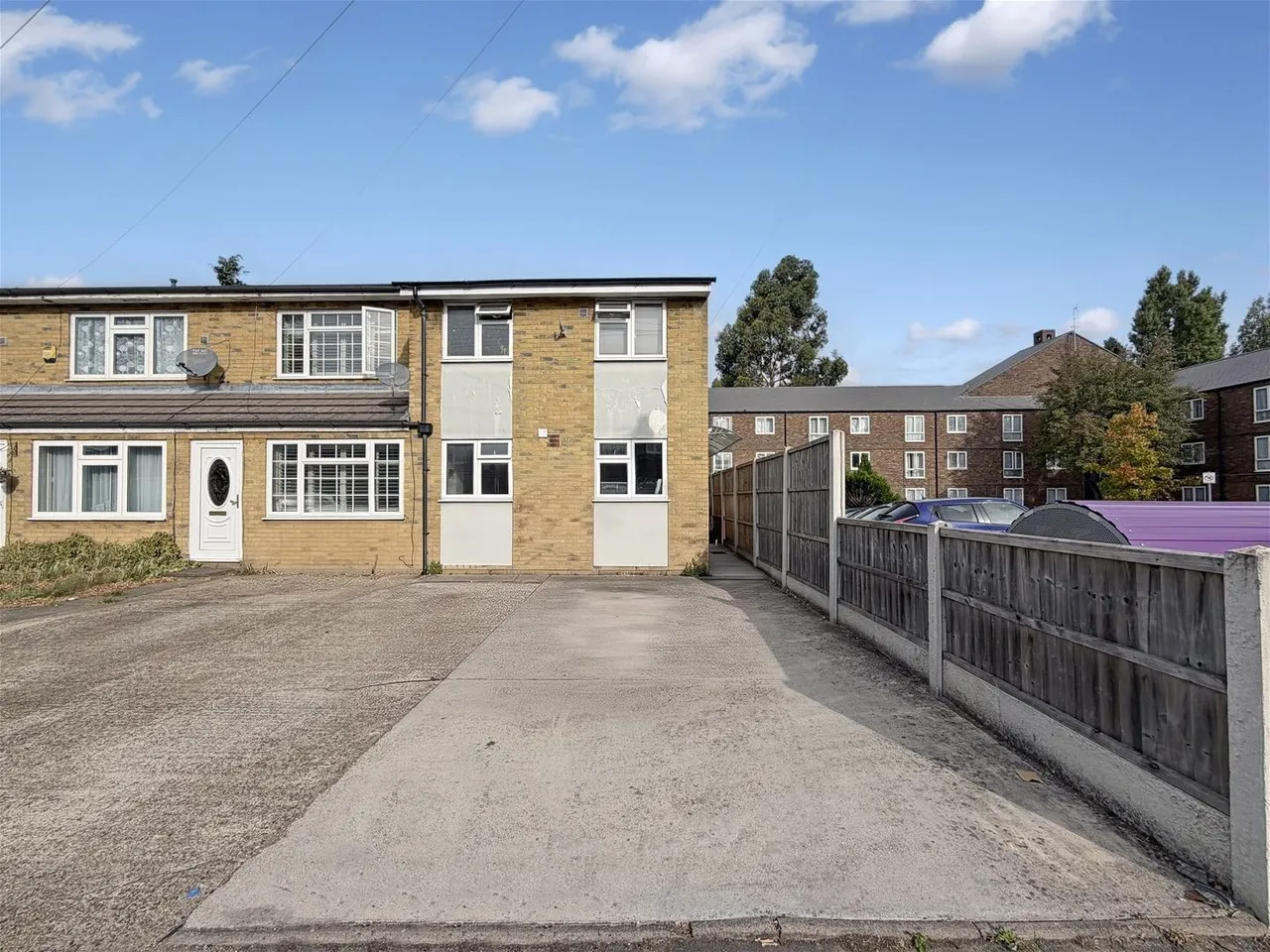 2 bed house for sale, Old Farm Close, Hounslow