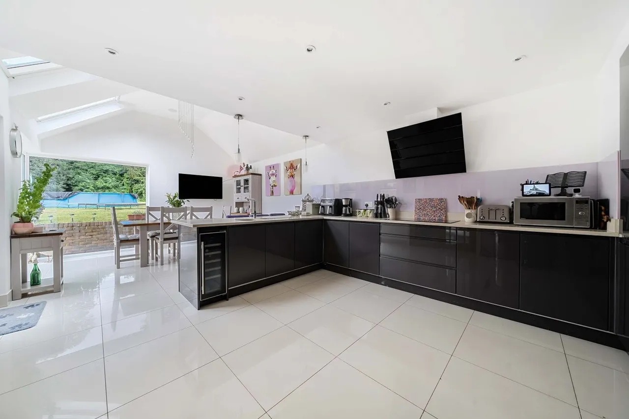 Canterbury Road, Hawkinge, CT18, photo 3