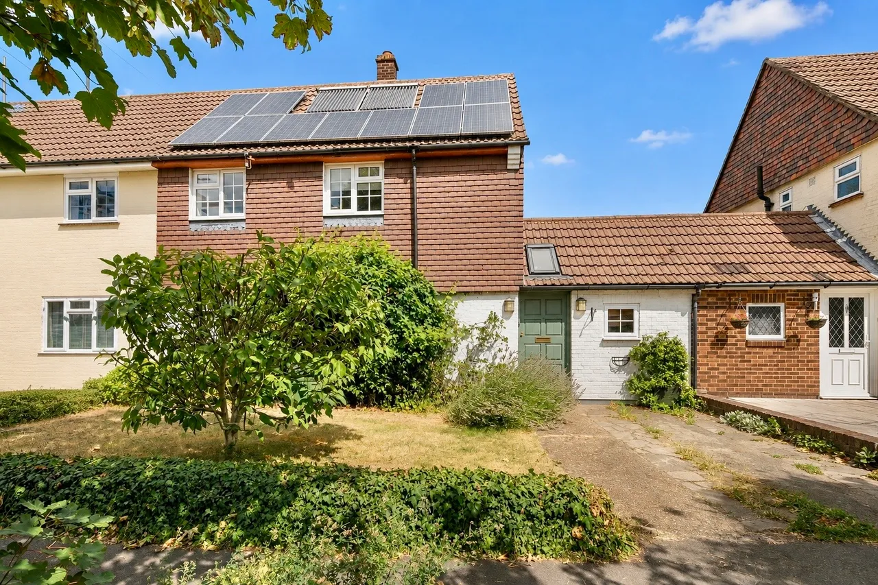 4 bed house for sale, Cherry Way, Shepperton, TW17