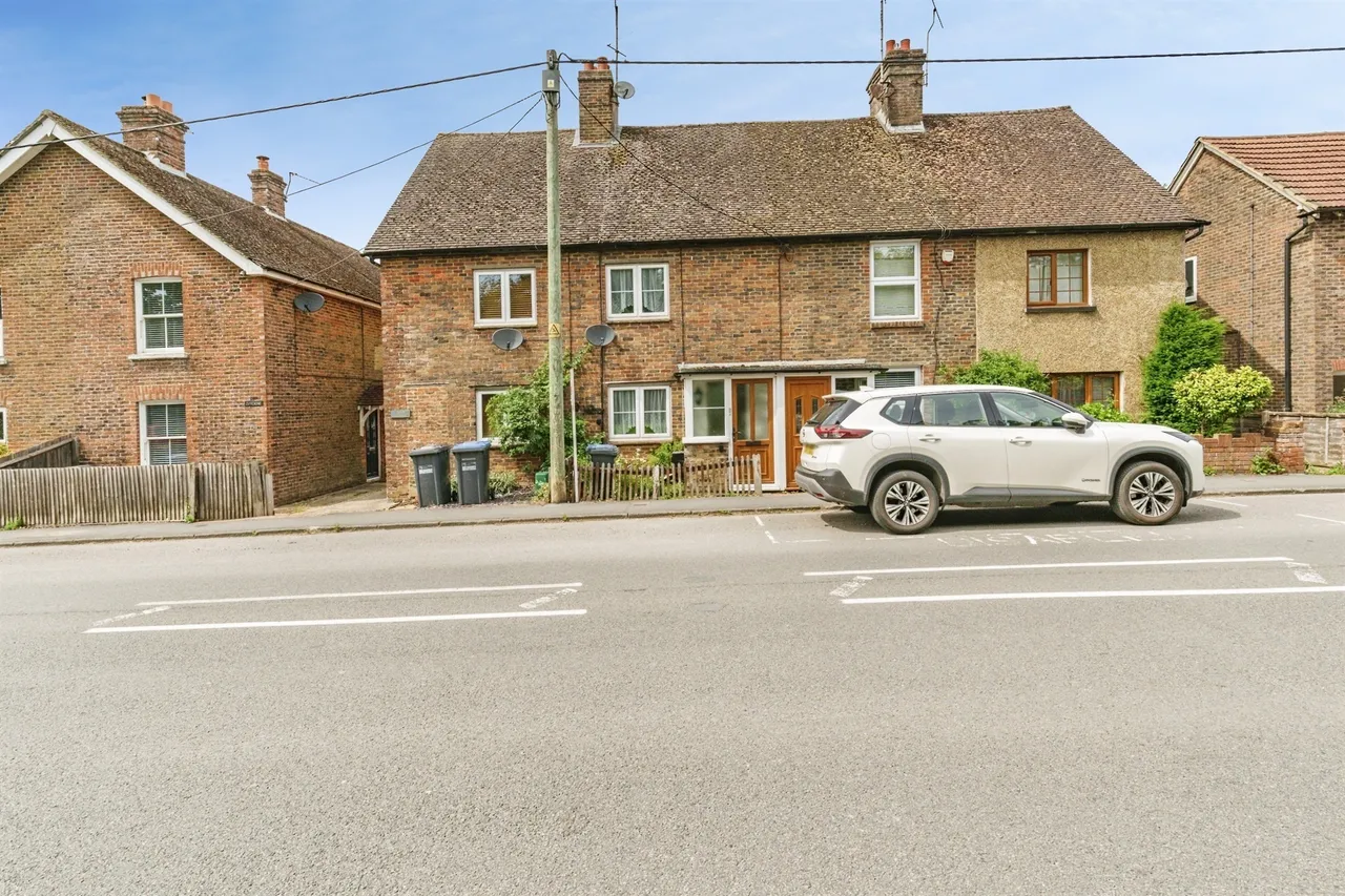 3 bed house for sale — Horsham Road, Handcross, Haywards Heath